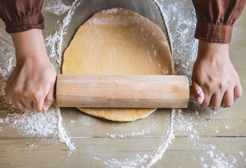 bake-baker-bakery-1251179.jpg